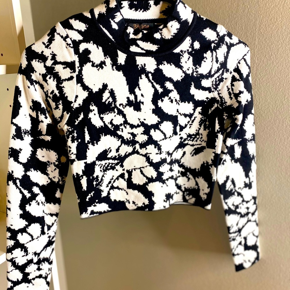Long sleeve crop top